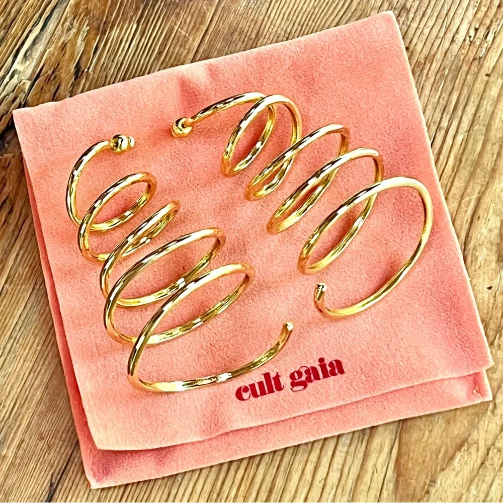 ๐บ๐HP๐๐บ NWT Cult Gaia Ezlynn Gold Serpentine Earrings - Picture 1 of 16